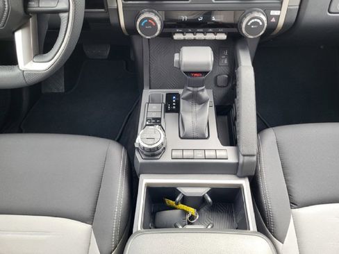 Used 2025 Toyota Tacoma TRD Off-Road image 37