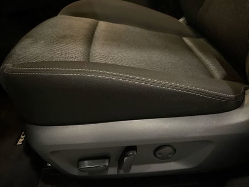 Used 2024 Nissan Rogue SV image 12