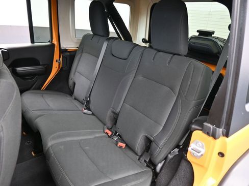 Used 2018 Jeep Wrangler Unlimited Sport S image 33