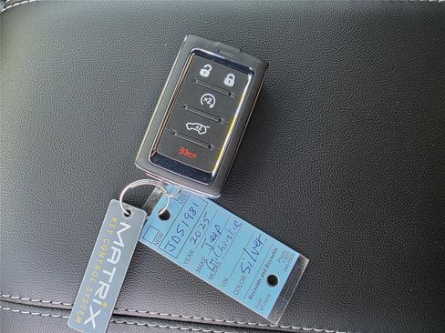 New 2025 Jeep Grand Cherokee L Altitude image 18