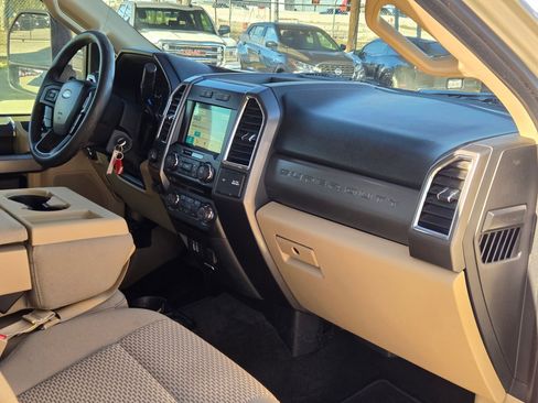 Used 2017 Ford F250 XLT w/ XLT Value Package image 32