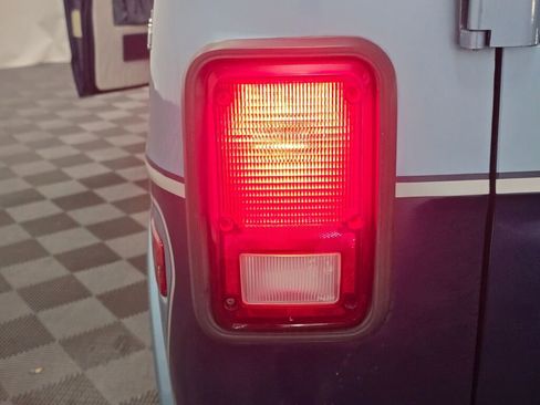 Used 1991 Dodge B2500 image 51