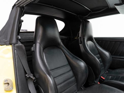 Used 1988 Porsche 911 Carrera RWD image 40