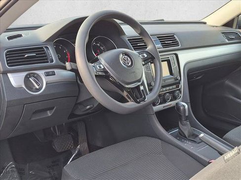 Used 2018 Volkswagen Passat 2.0T S FWD image 10