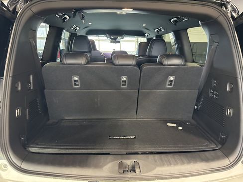 Certified 2025 Nissan Armada PRO-4X image 10