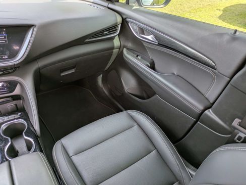 Used 2023 Buick Envision Essence FWD image 18