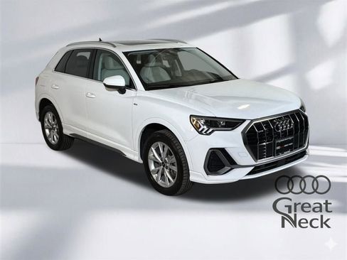 Used 2023 Audi Q3 2.0T Premium w/ Convenience Package image 10
