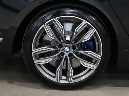 Used 2021 BMW M760i xDrive w/ Luxury Rear Seating Package image 36