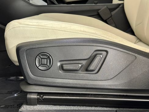 Used 2019 Audi Q3 2.0T Premium w/ Convenience Package AWD/4WD image 7