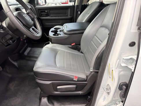 Used 2022 RAM 1500 Tradesman w/ Chrome Appearance Group RWD image 20