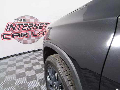 Used 2021 Chevrolet Traverse RS FWD image 30