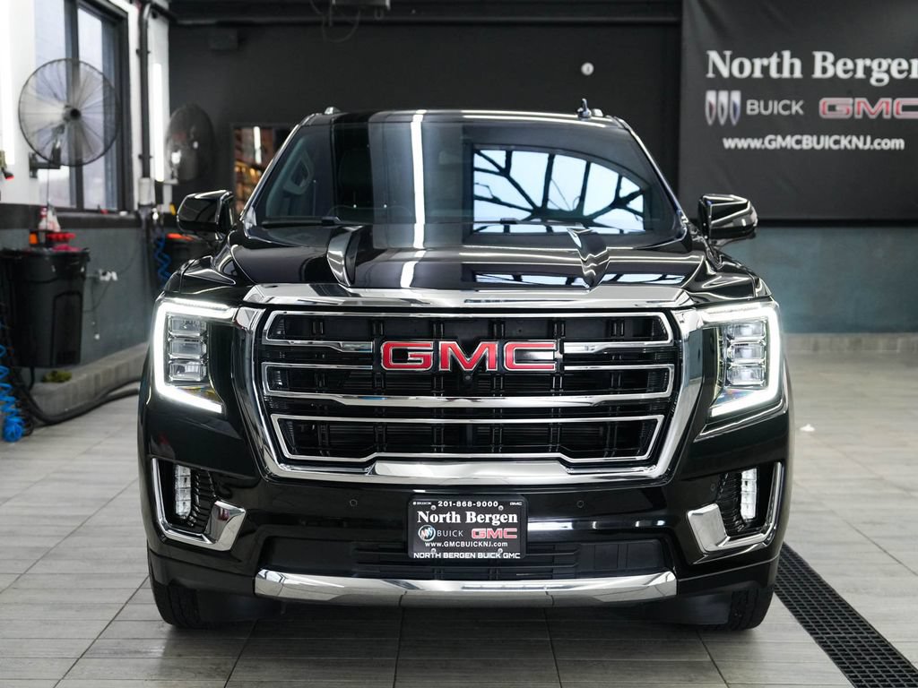 Used 2024 GMC Yukon XL SLT w/ SLT Luxury Package AWD/4WD image 2