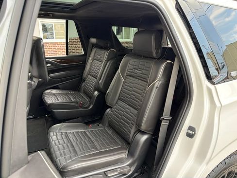 Used 2023 Cadillac Escalade Sport Platinum w/ LPO, ONYX Package AWD/4WD image 30