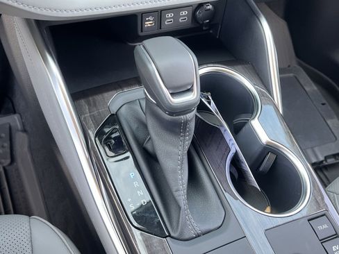 New 2026 Toyota Highlander Limited AWD/4WD image 18