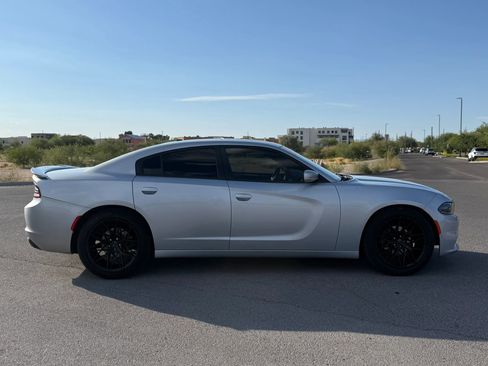 Used 2019 Dodge Charger SXT w/ Leather Interior Group RWD image 6
