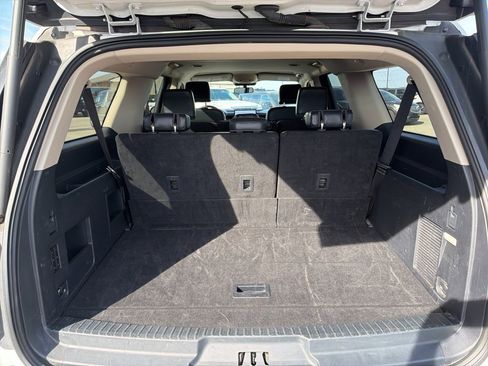 Used 2024 Ford Expedition Max XLT image 9