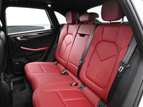 Certified 2022 Porsche Macan S image 24