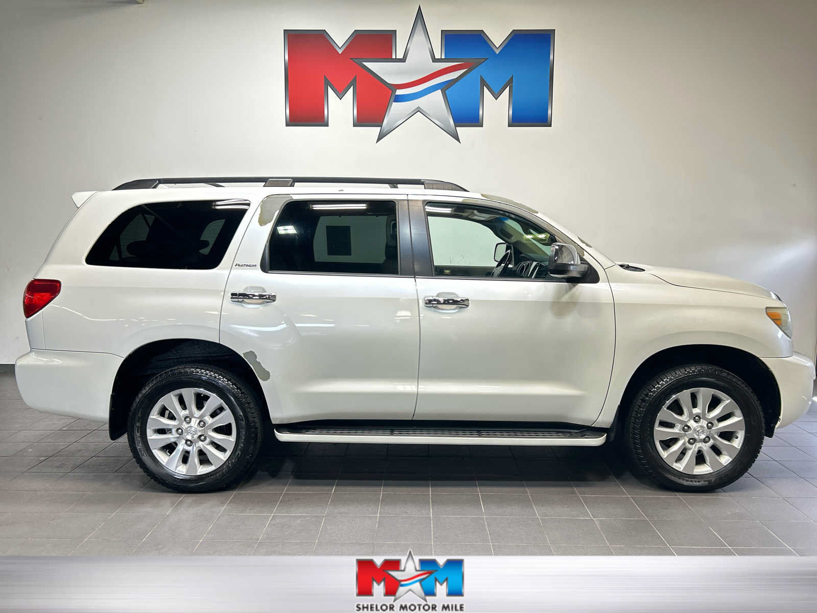 Used 2012 Toyota Sequoia Platinum AWD/4WD image 1