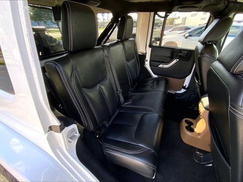Used 2013 Jeep Wrangler Unlimited Sahara w/ Connectivity Group AWD/4WD image 16