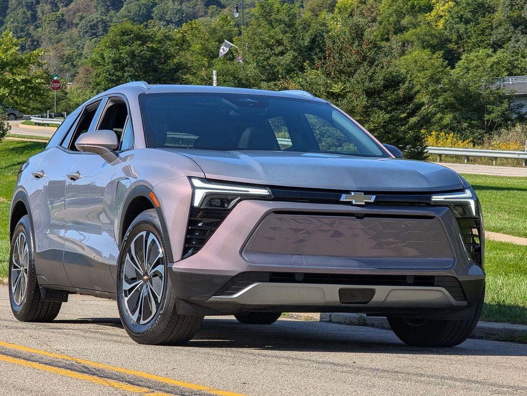Used 2024 Chevrolet Blazer EV LT AWD/4WD image 1