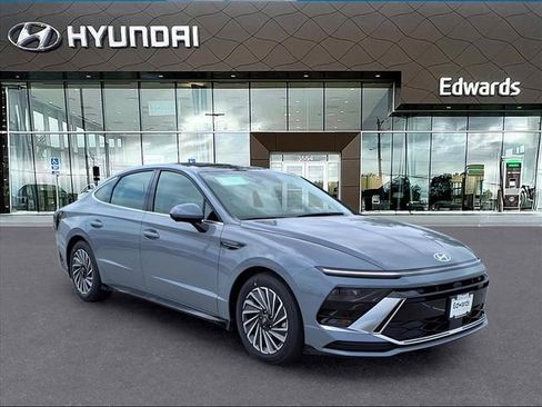 New 2025 Hyundai Sonata Limited image 10