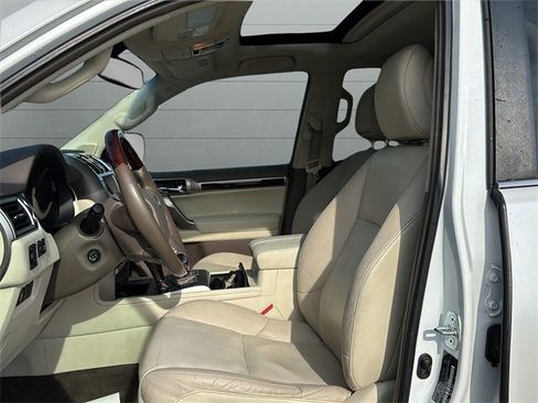 Used 2017 Lexus GX 460 Premium image 20