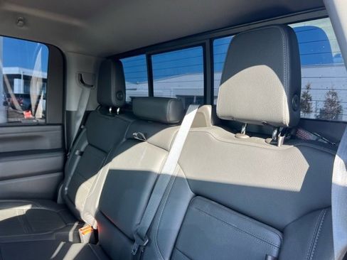 Used 2021 GMC Sierra 2500 Denali w/ Denali Black Diamond Edition image 9