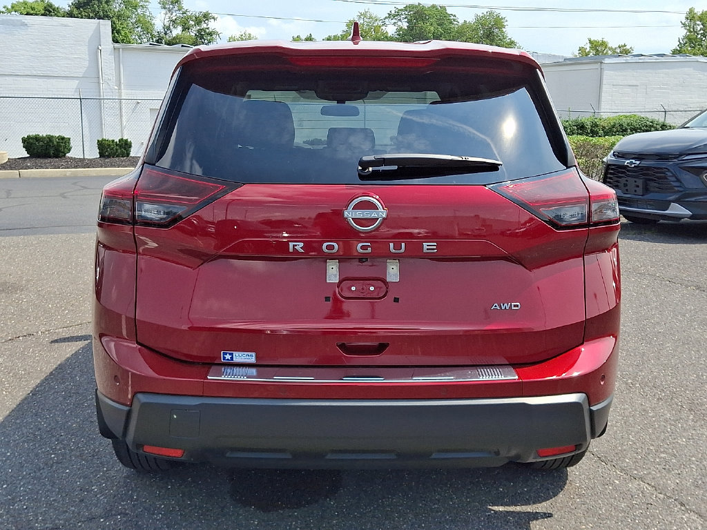 Used 2026 Nissan Rogue SV AWD/4WD image 10