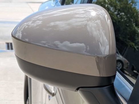 Used 2024 Nissan Rogue SV FWD image 12