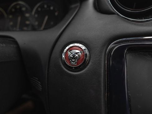 Used 2014 Jaguar XJ L Portfolio image 8