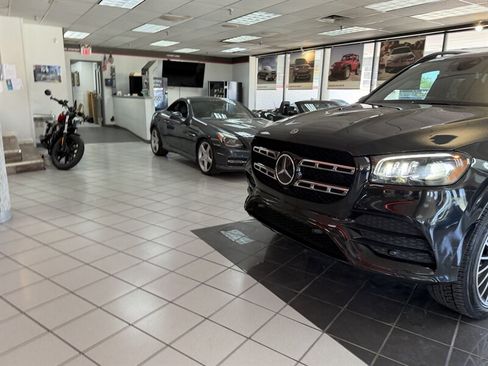 Used 2020 Mercedes-Benz GLS 580 4MATIC image 4