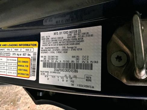Used 2019 Ford Fusion SE FWD image 32