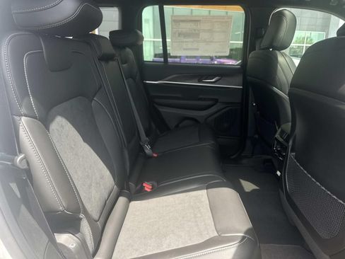New 2026 Jeep Grand Cherokee Altitude RWD image 9