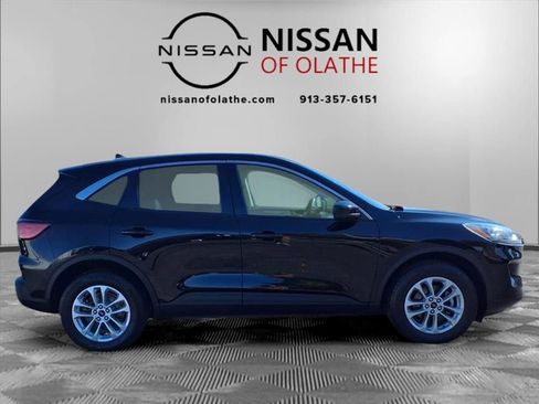 Used 2021 Ford Escape SE image 30