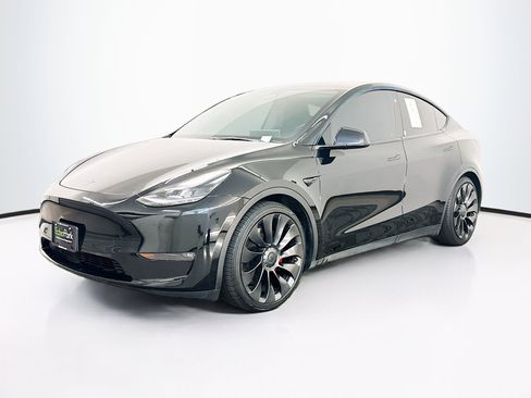 Used 2023 Tesla Model Y Performance image 3