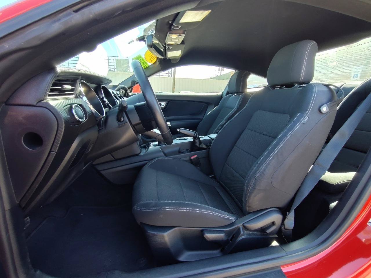 Used 2017 Ford Mustang Coupe RWD image 12