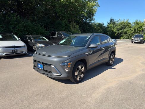Used 2024 Hyundai Kona SEL w/ Convenience Package AWD/4WD image 4