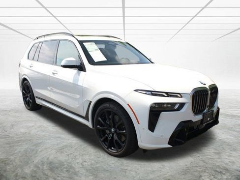 Used 2025 BMW X7 xDrive40i w/ M Sport Package image 1