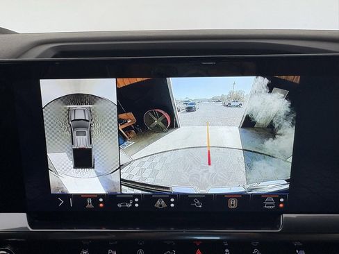 Used 2024 GMC Sierra 1500 SLT w/ SLT Premium Plus Package image 51