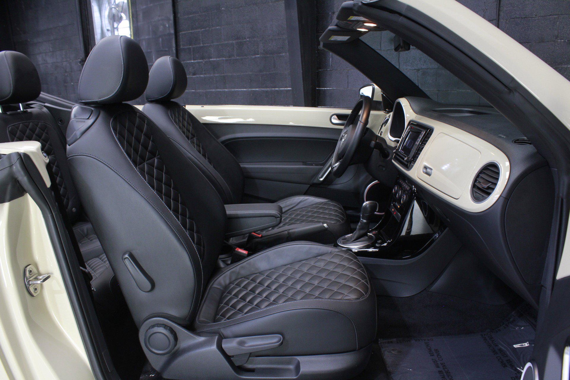 Used 2019 Volkswagen Beetle 2.0T S FWD image 56