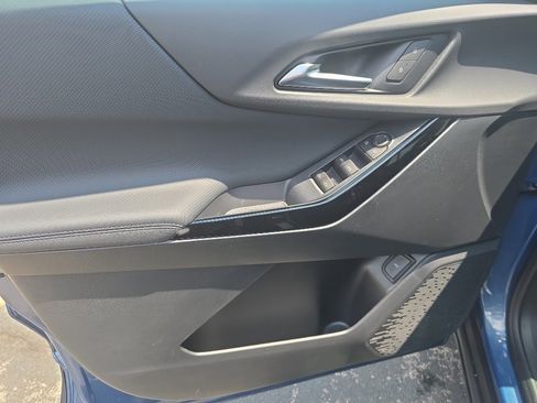 New 2026 Chevrolet Equinox LT w/ Convenience Package II image 9