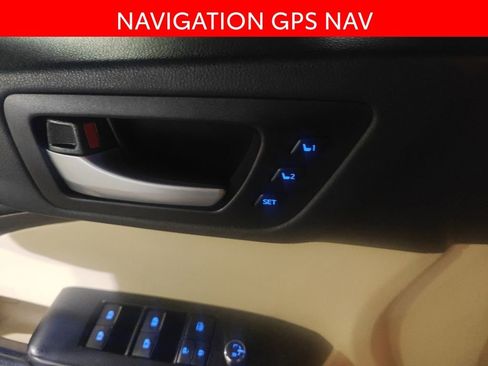 Used 2016 Toyota Highlander Limited Platinum w/ Four Season Floor Mat Package image 6