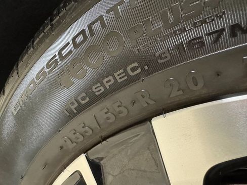 Used 2025 Buick Enclave Sport Touring image 26