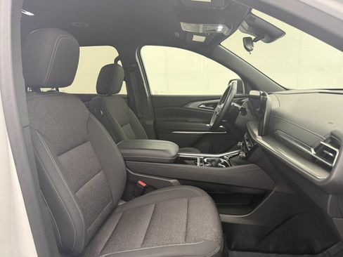 Used 2024 Chevrolet Traverse LT FWD image 10