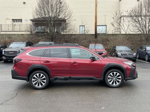 Used 2024 Subaru Outback Limited image 6
