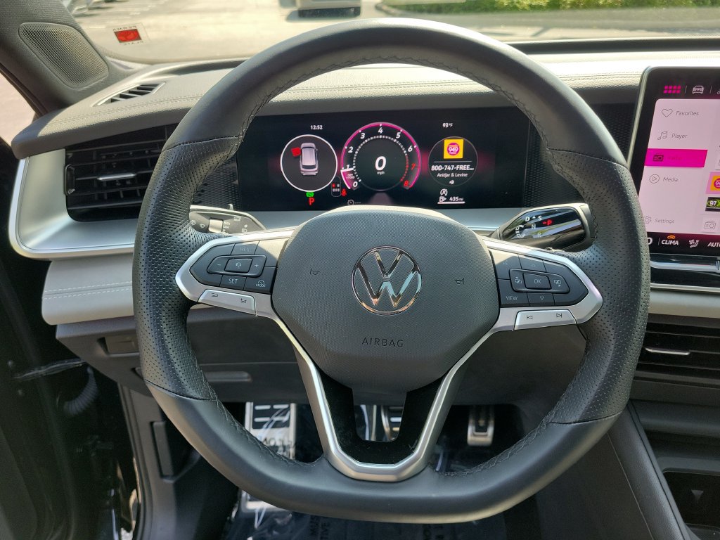 Certified 2026 Volkswagen Tiguan SE R-Line FWD image 26