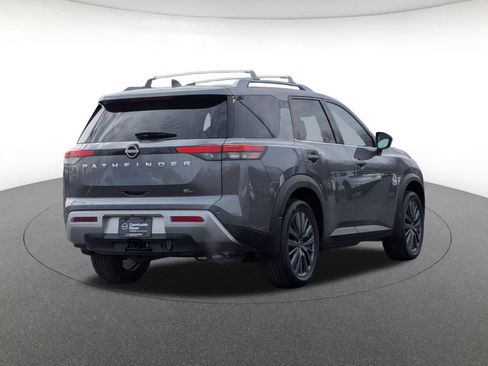 Used 2025 Nissan Pathfinder SL w/ SL Premium Package FWD image 5
