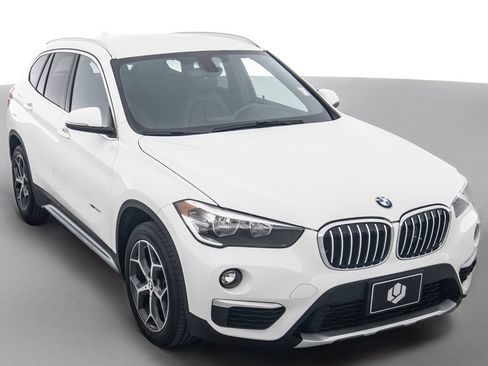Used 2017 BMW X1 sDrive28i FWD image 1