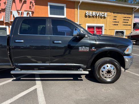 Used 2018 RAM 3500 Laramie Longhorn w/ Max Tow Package image 12