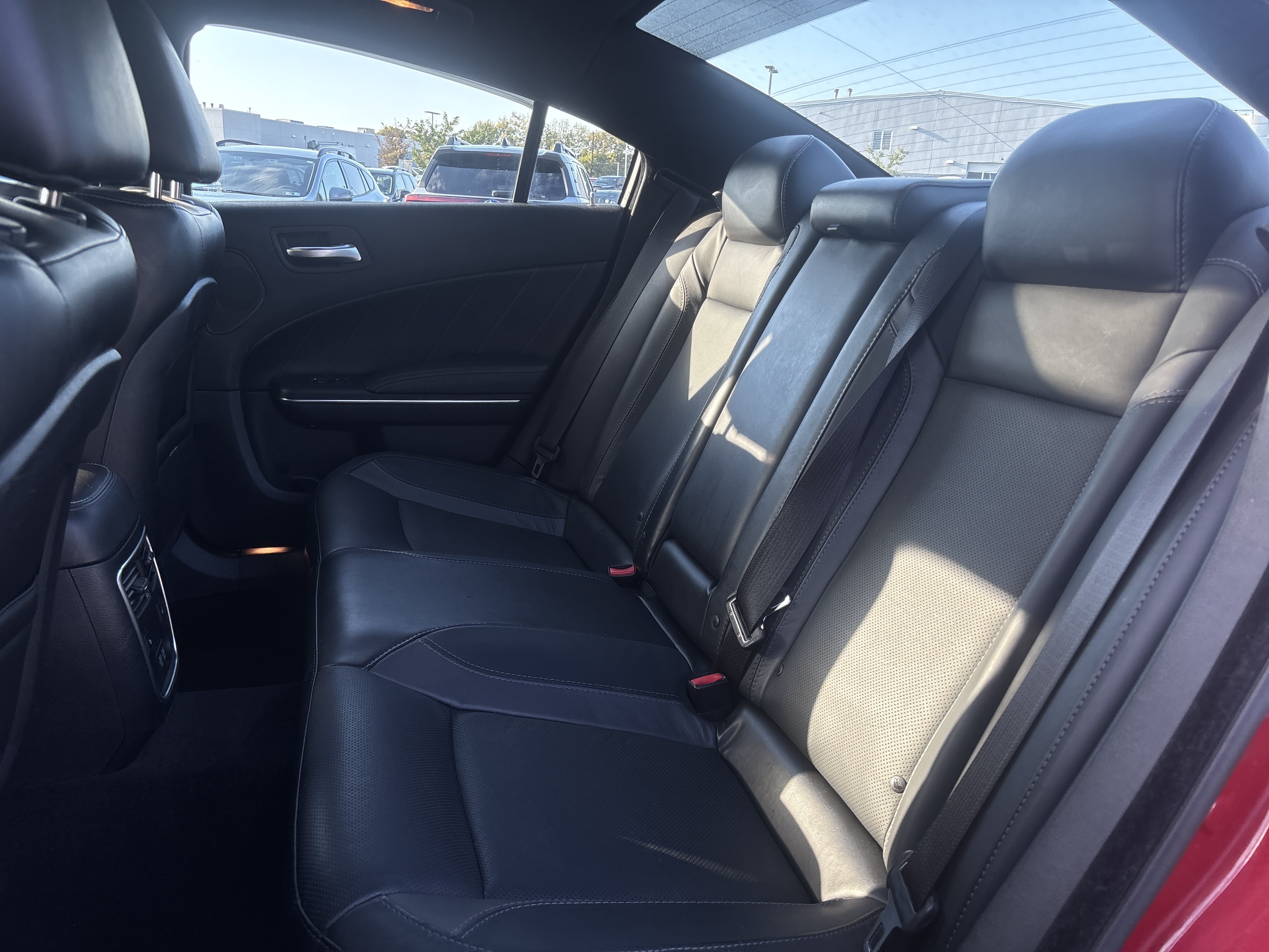 Used 2016 Dodge Charger SXT w/ AWD Premium Group image 26